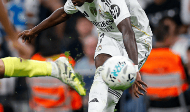 登顶西甲！皇家马德里3-1胜比利亚雷亚尔，维尼修斯梅开二度姆巴佩伤退