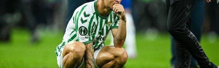 记者：贝蒂斯与曼联讨论安东尼未来，球员希望留在贝蒂斯