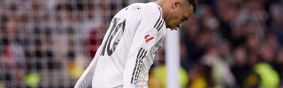 伤缺三周！姆巴佩隐瞒伤情续战三场只为追平C罗纪录，球迷怒斥私心过重