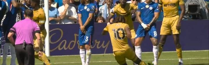 英超官方解释水晶宫进球被吹：射门时格伊距防守方人墙不足一米