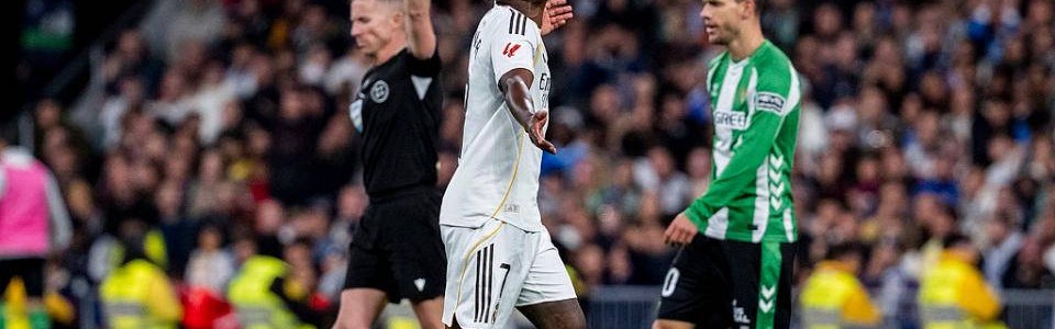 17场无进球！皇马内部压力巨大，切尔西15亿欧求购维尼修斯能否成真？