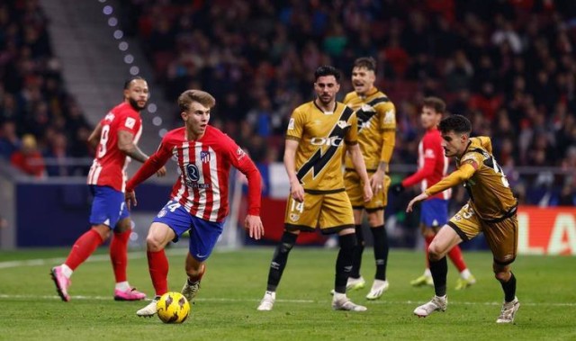 西甲焦点大战：皇家社会 VS 皇家马德里，巅峰对决一触即发！