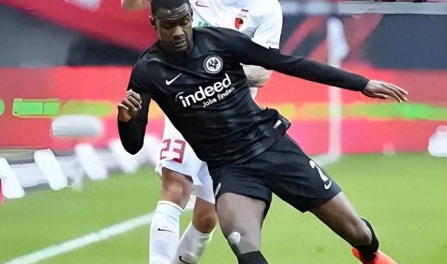 他刚出道就在德甲球队留洋试训，如今18岁就在中超首秀，引发热议