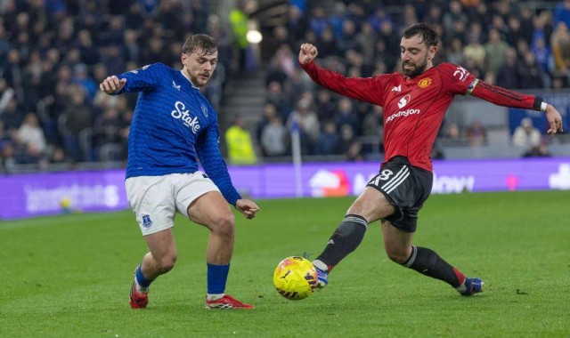 B费庆祝，谢什科秒回：曼联逆转水晶宫，红魔信念再现！