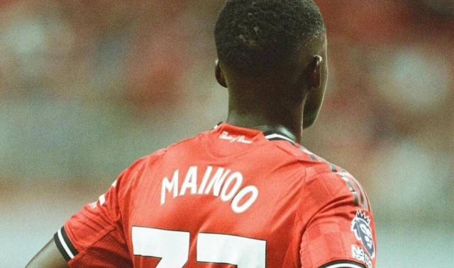 曝曼联新帝星坚持要离队，阿莫林强留！芒特库尼亚受伤有助其出场