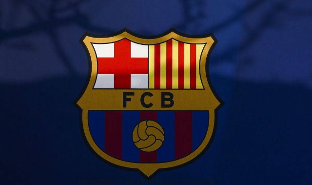 巴塞罗那稳居西甲榜首，法兰克福防线漏洞频出引关注