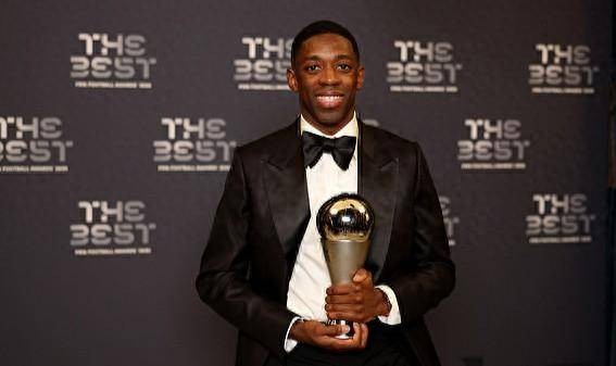 包揽世界足球先生和金球奖，登贝莱是当之无愧的2025年足坛第一人