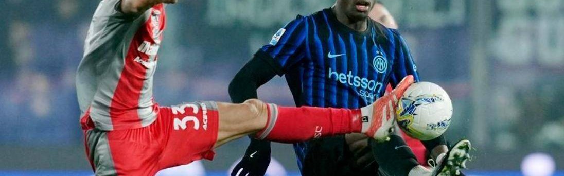 意甲巅峰绞杀！国米3分领跑暗藏致命软肋，米兰单线作战藏逆袭杀招，9轮生死战谁能笑到最后？