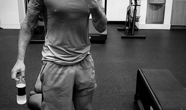 暗自努力桑乔晒健身房打卡自拍，被切尔西“退货”后下家未定