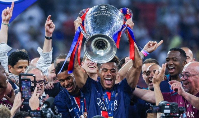 金童奖悬念升级！巴黎妖锋欧冠封神，巴萨太子爷库巴西高情商回应：他配得上！