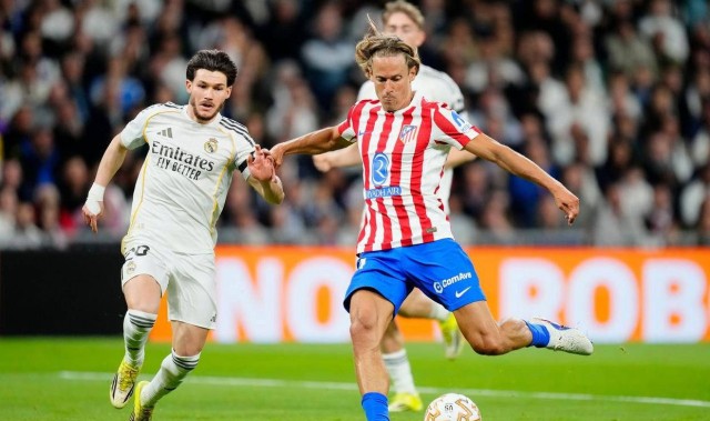 维尼修斯梅开二度助皇马10人逆转马竞 5连胜紧追西甲榜首