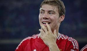 曼联锋线大洗牌：霍伊伦或遭弃，新援库尼亚领衔重塑红魔攻击群