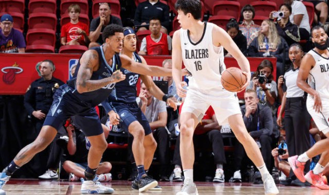 杨瀚森背靠背体能软肋暴露 三个扣篮提供进攻新思路？