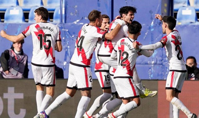 西甲最新积分战报：马竞爆冷惨败，毕巴逆转夺胜，贝蒂斯险胜延续连胜