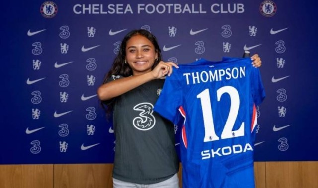 切尔西女足官方：20岁美国前锋艾丽莎-汤普森加盟，签约至2030年