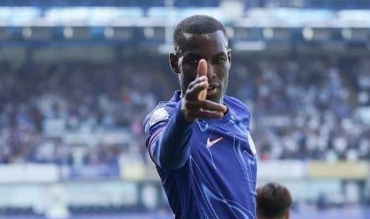 迷之自信！切尔西为雅克松标出天价，蓝军锋线人满为患今夏大清洗