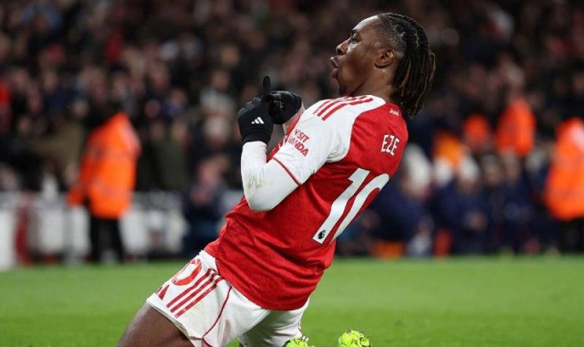 切尔西迎来七场伦敦德比，纽卡多次对阵曼城，豪门争霸挑战升级